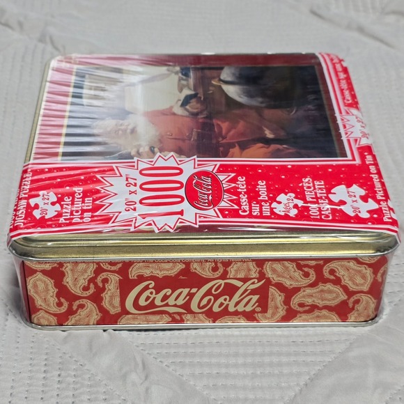 Vintage Coca-Cola Santa 1000‎ Piece Puzzle in Tin, Sealed, 20x27 NIB - Picture 5 of 6